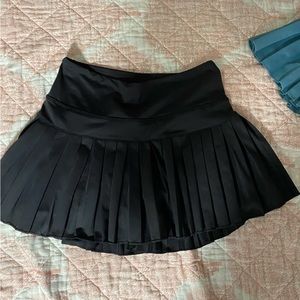 Black gold hinge athletic skirt